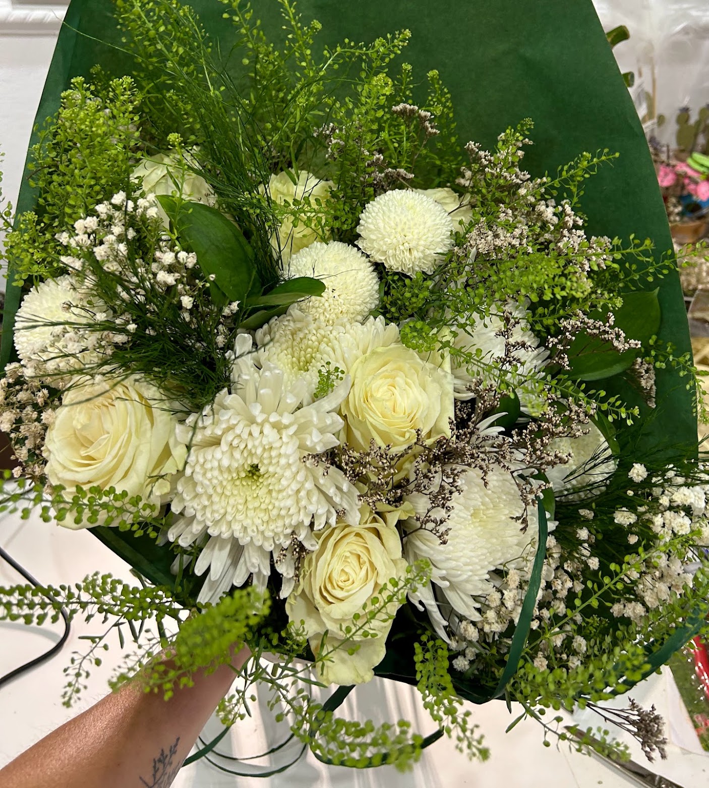 RAMO ROSAS BLANCAS VARIADO S